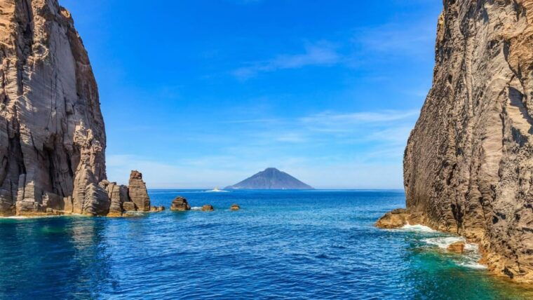 Aeolian Islands Mini Cruise With Stromboli by Night - Exploring Panarea: Attractions and Dining