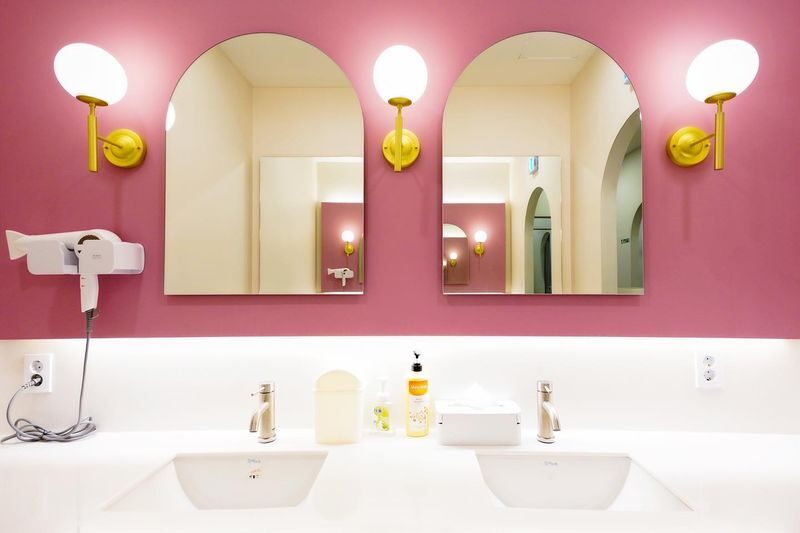 Aesthetic SPACE Trendy K-Beauty Skincare Experience | Gangnam Seoul - Finding Aesthetic SPACE on Gangnam-daero