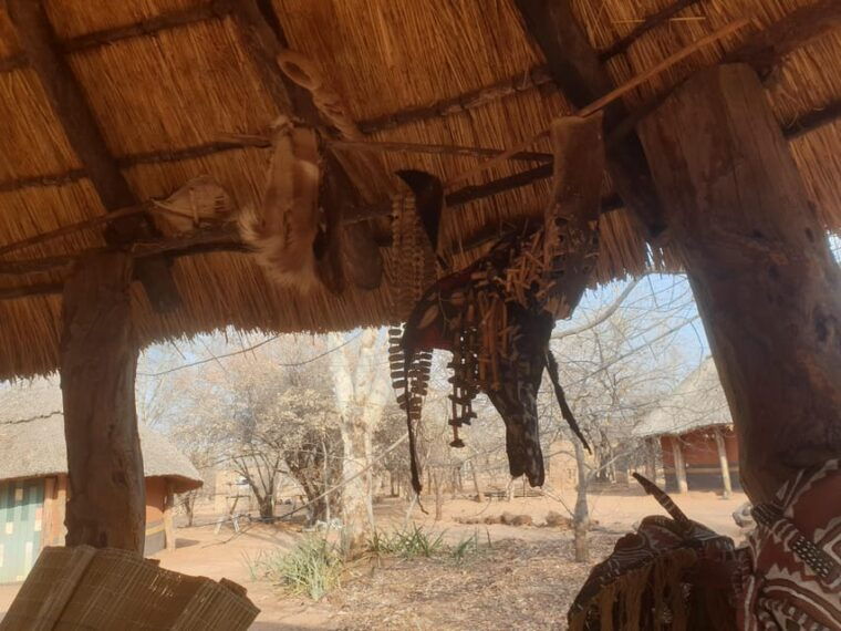 African Village Tours - Monde Village Exploration