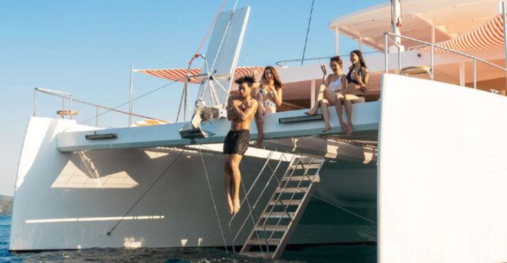 Afternoon 3 Islands Hopping by Catamaran & Dinner Buffet - Dining Experience and Menu