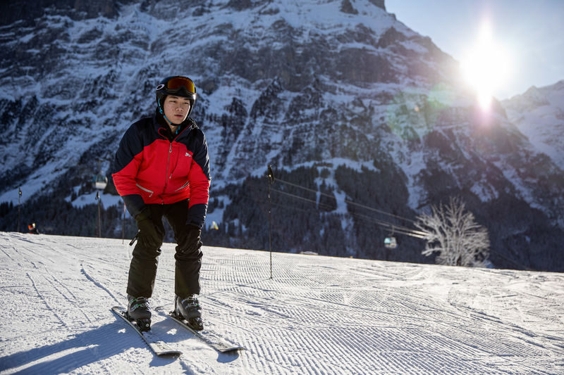 Afternoon and Full Day Ski Experience for Beginners - What the package includes, and what it does not