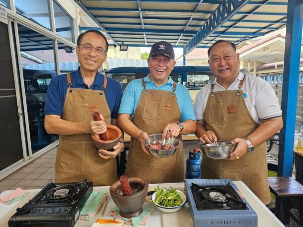 Afternoon Cooking Class With German and English Speaking - Break Down