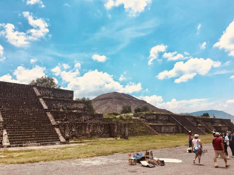 Afternoon guided tour of the pyramids of Teotihuacan - Overview of the Tour Experience