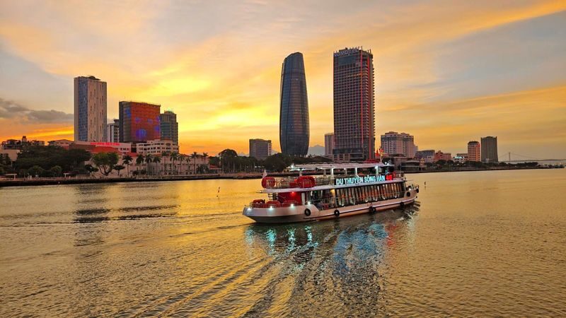 Afternoon Tea Experience on Han River Da Nang with 4U Cruise - Boarding at 26 Bach Dang