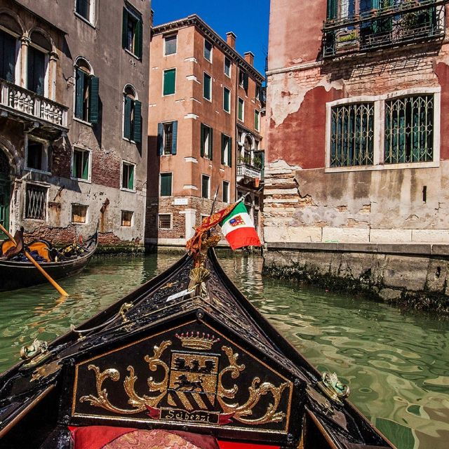 Afternoon Tour: Doge Palace, St Mark Basilica & Gondola Ride - Tour Description