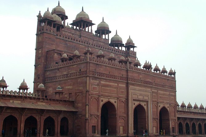 Agra Day Tour Through Fatehpur Sikri - Local Culture and Traditions