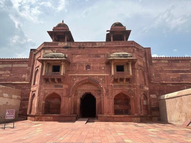 Agra: Fatehpur Sikri Sightseeing Tour by Car - All Inclusive - Directions and Logistics