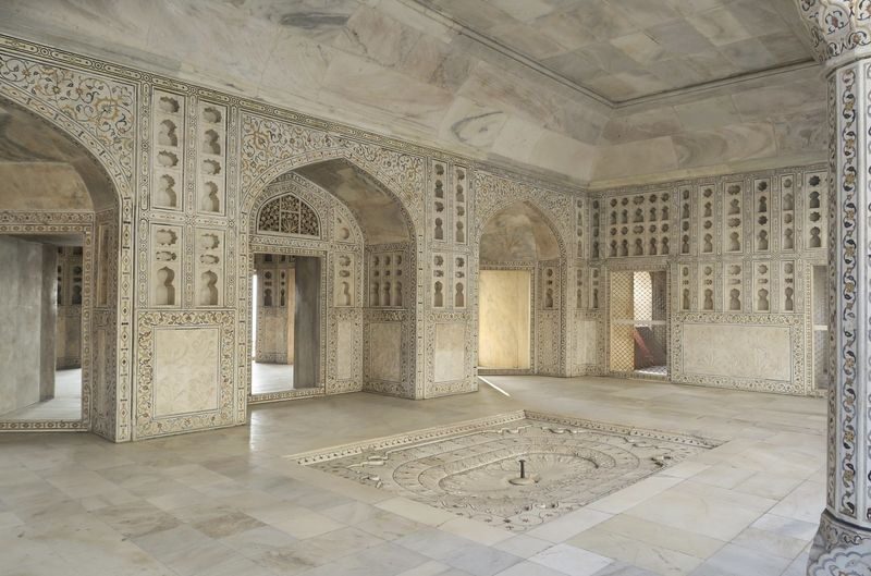 Agra Fort Ticket with Optional Guide - Views, details, and a living fort