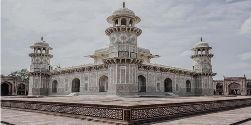 Agra Highlights Tour Taj Mahal, Agra Fort & Guide with Entry - FAQ