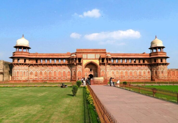 Agra: Private Taj Mahal And Agra Fort Guided Tour by Car - Activity Itinerary
