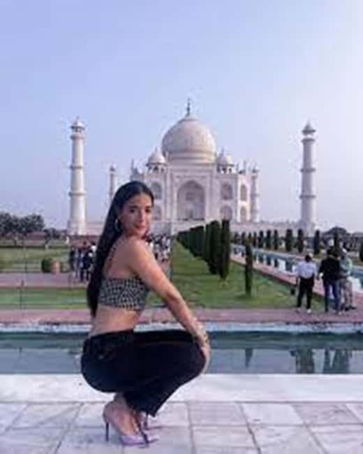 Agra: Skip-the-line entry ticket on Taj Mahal tour - A Closer Look at the Itinerary