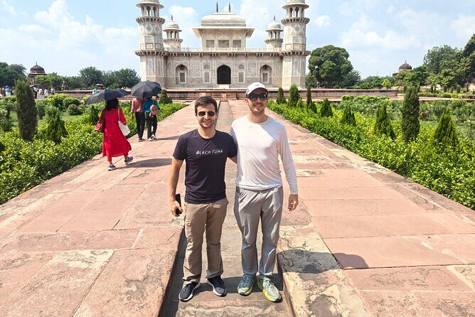 Agra: Skip the Line Taj Mahal and Agra Fort Private Day Tour - Authentic Travel Insights from Reviewers