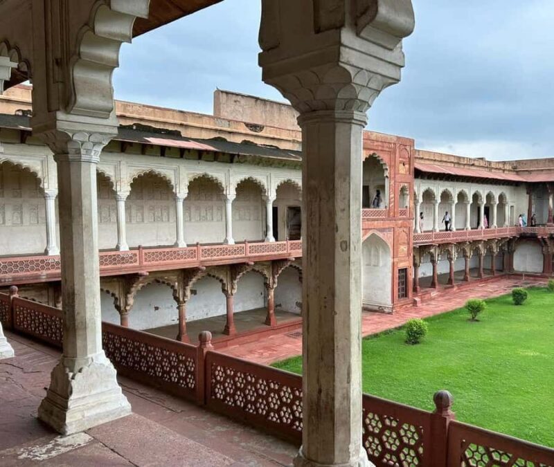 Agra: Skip-the-Line Taj Mahal & Mausoleum Guided Tour - Who Is This Tour Best Suited For?