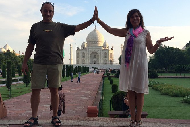 Agra Taj Mahal Budget Tour by Gatimaan Express Train - Meeting and Pickup Information