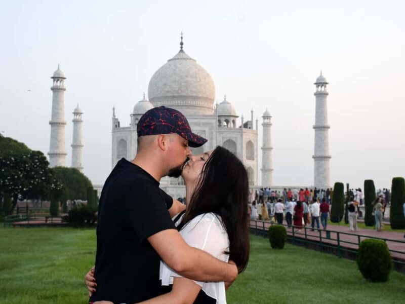 Agra: Taj Mahal Express Entry Ticket with Private Guide - What to Expect on the Day of Your Tour