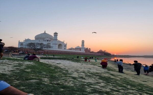 Agra: Taj Mahal Guided Tour With Lunch at 5-Star Hotel - Frequently Asked Questions