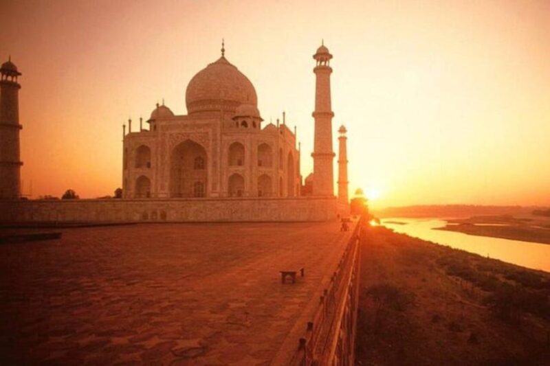 Agra: Taj Mahal Guided Tour with Skip the Line - FAQs