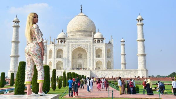 Agra: Taj Mahal Guided Tour With Skip the Line - Driver and Pickup
