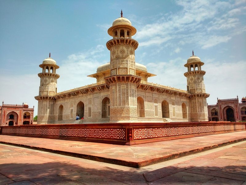 Agra Taj Mahal & Taj View Restaurant Full-Day All-Inclusive Tour - What the starting price does, and does not, tell you