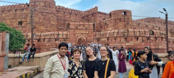 Agra: Taj Mahal Tour Guide for Couple - Frequently Asked Questions