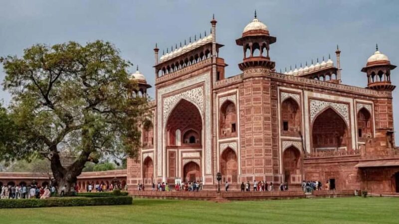 Agra: Taj Mahal Tour with Express Entry Tickets - Exploring the Taj Mahal with Express Entry Tickets: A Practical Review