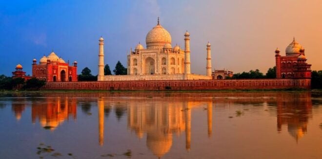 Agra: Taj Mahal Tour With Traditional Indian Dress - Dress Code and Options