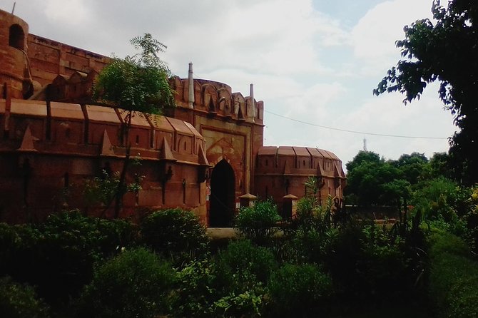 Agra Tour From Delhi in First Class Train - Meeting and Pickup