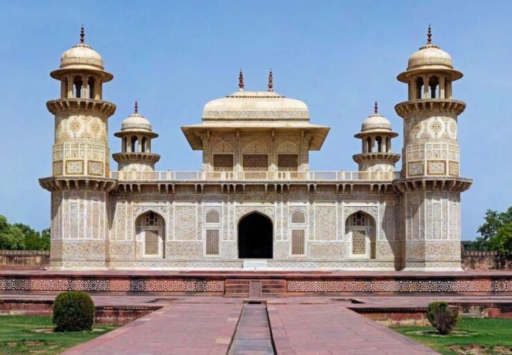 Agra: Tour Guide in Agra Full-Day - 8 Hours - Tour Guide Details