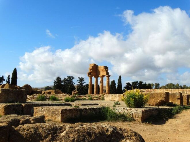 Agrigento: Walking Tour of Ancient Akragas With Local Guide - Meeting Point