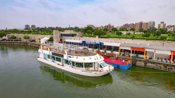 Ahmedabad Cruise Restaurant (Sabarmati Riverfront Cruise) - Booking Process and Inclusions