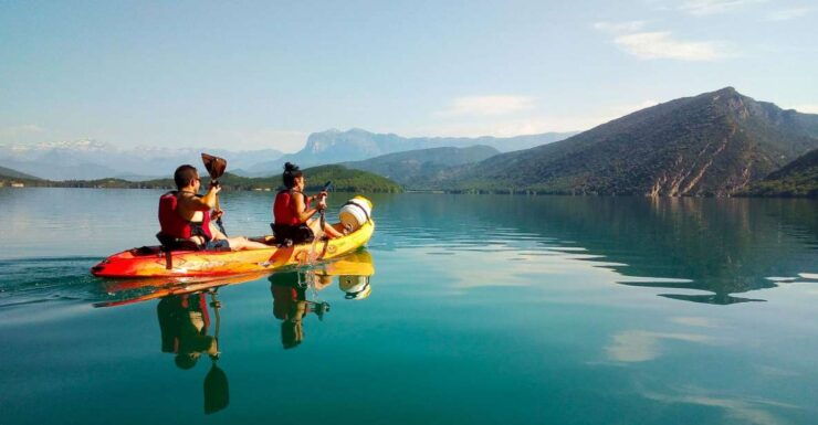 Ainsa: 3-Hour Guided Kayaking Tour on Lake Mediano - Activity Description