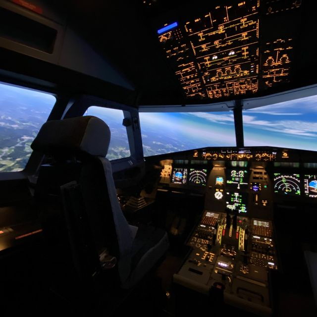 Airbus A320 Flightsimulator 60 Minutes Flying Experience - Experience Highlights