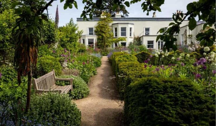 Airfield Estate: General Admission - Location and Accessibility
