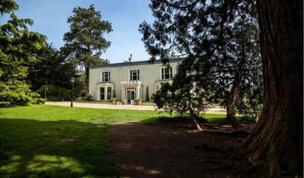 Airfield Estate: General Admission - Daily Guided Tours