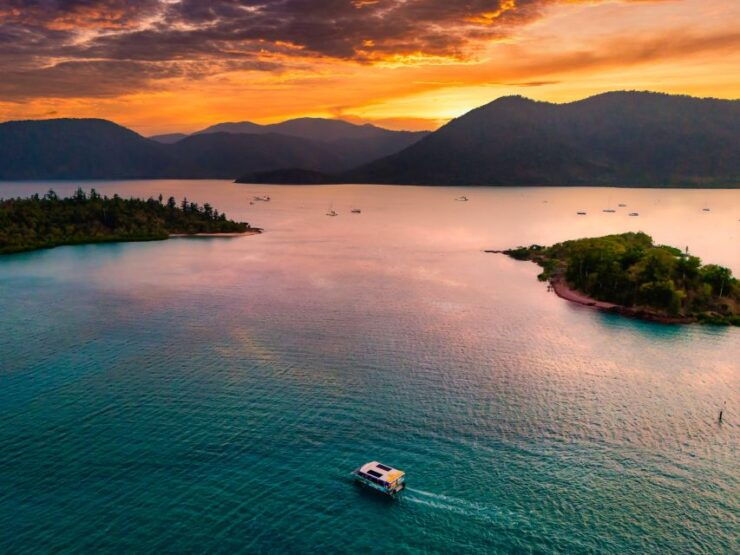 Airlie Beach: Bottoms up Sunset Cruise With Drink - Activity Details