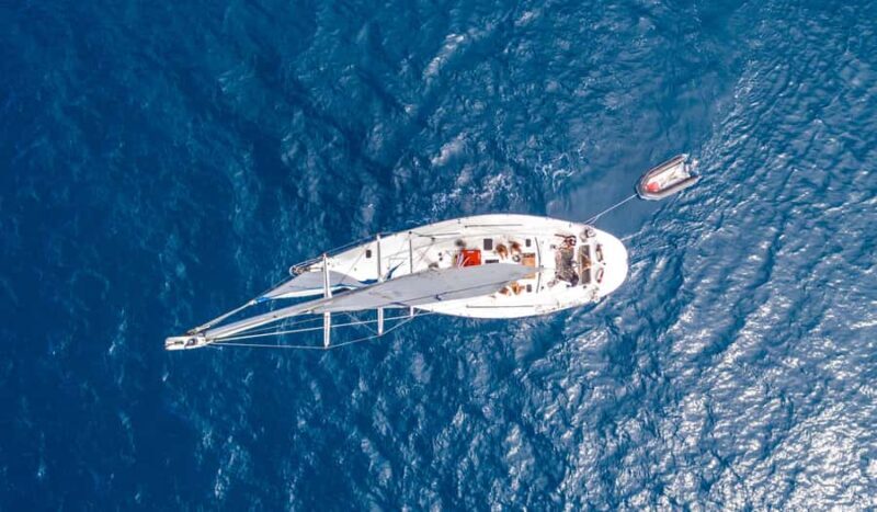 Airlie Beach: Great Barrier Reef 2-Day, 2-Night Sailing Tour - Discovering the Great Barrier Reef by Sail