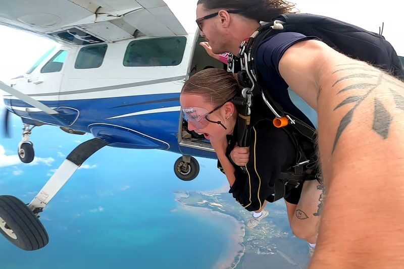 Airlie Beach Tandem Skydive Beach Landing Experience - What the price includes, and what it does not
