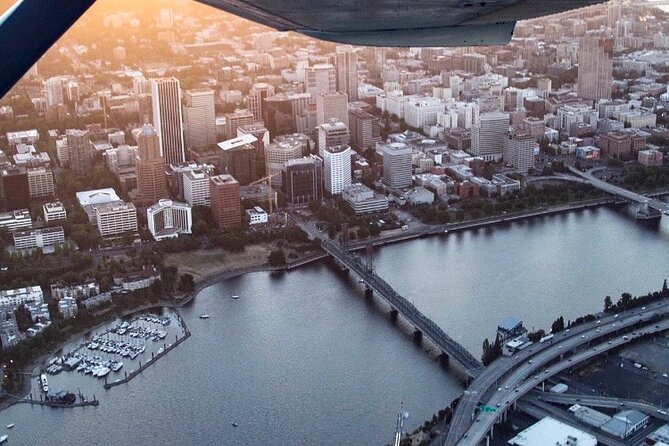 Airplane Flight Tour Over Portland, Oregon - Aerial Overview of Portland
