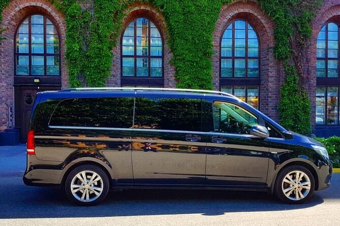 Airport Limousine Transfer: Stockholm City to Arlanda Airport 1-7 Passengers - Drop-off and Pickup Information