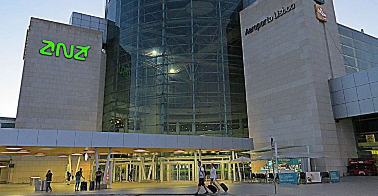 Airport Pick-Up to Hotel - Transportation Service Highlights