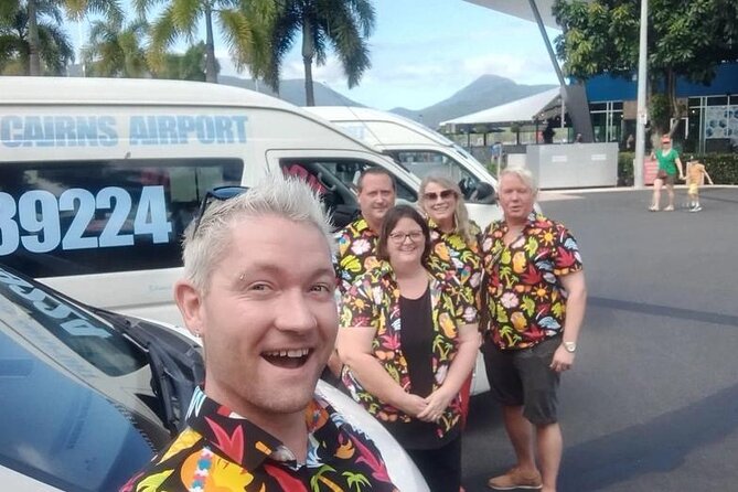 AIRPORT TRANSFER Between Cairns AIRPORT and Port Douglas (Oneway) - Meeting and Pickup