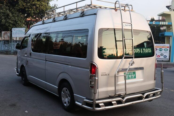 Airport Transfer: International Airport Pick up and Drop - Vehicle Amenities