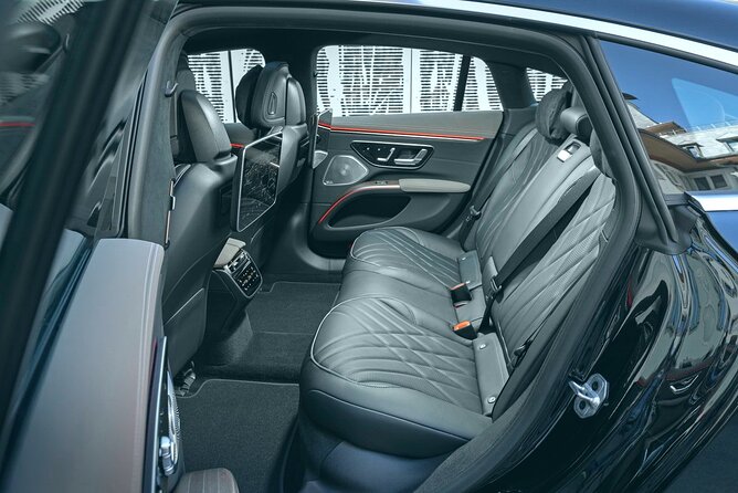 Airport Transfer: Paris City to Paris Airport CDG in Luxury EQS - Competitive Pricing and Special Offers