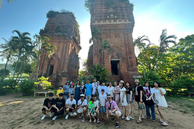 Airport Transfer to Hanoi City by 7 Seaters Car - Professional Drivers for a Safe Journey