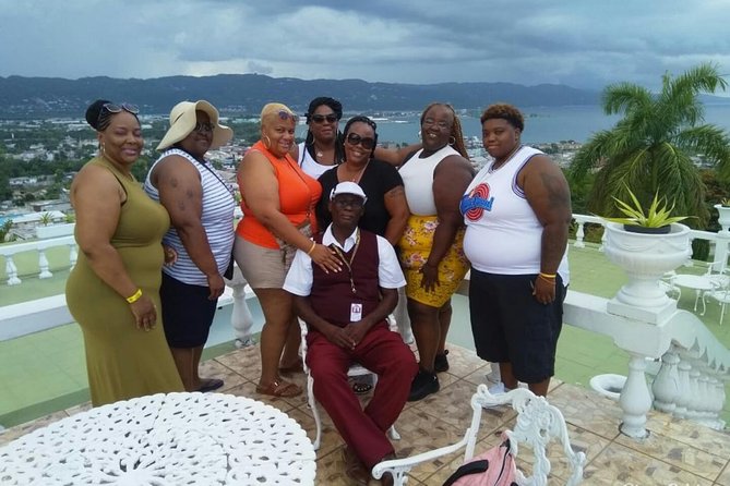 Airport Transfer to Ocho Rios Hotels (Round-Trip) - Vehicle Options