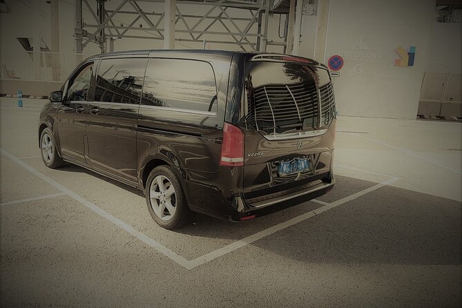 Airport Transfers Barcelona Minivan - The Sum Up