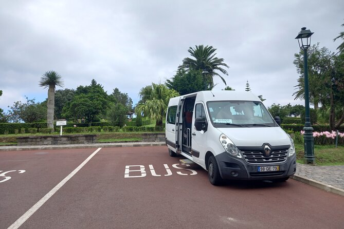 Airport Transfers. Shuttles. Taxi. Minibus - Airport Transfer Options