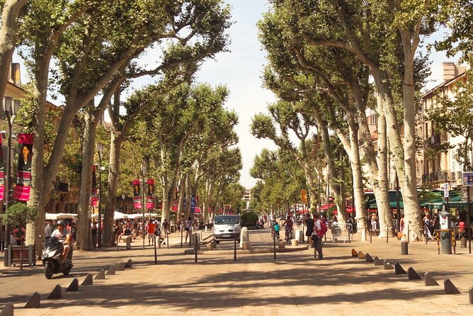 Aix-en-Provence Scavenger Hunt and Sights Self-Guided Tour - The Sum Up