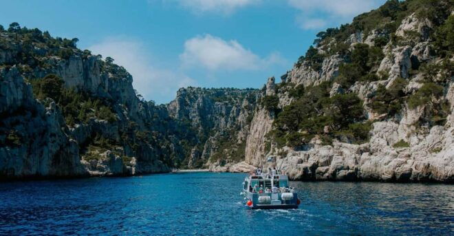 Aix & Marseille: Marseille, Cassis & Boat Trip to Calanques - Cultural Insights