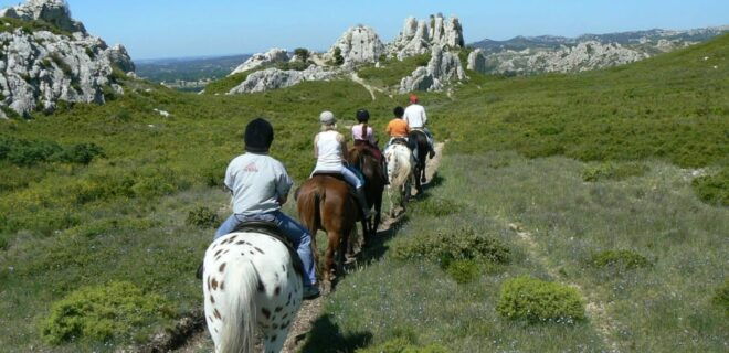 Aix & Marseille: Sainte Victoire Horse Ride, Picnic & Wine - Scenic Beauty of Provence